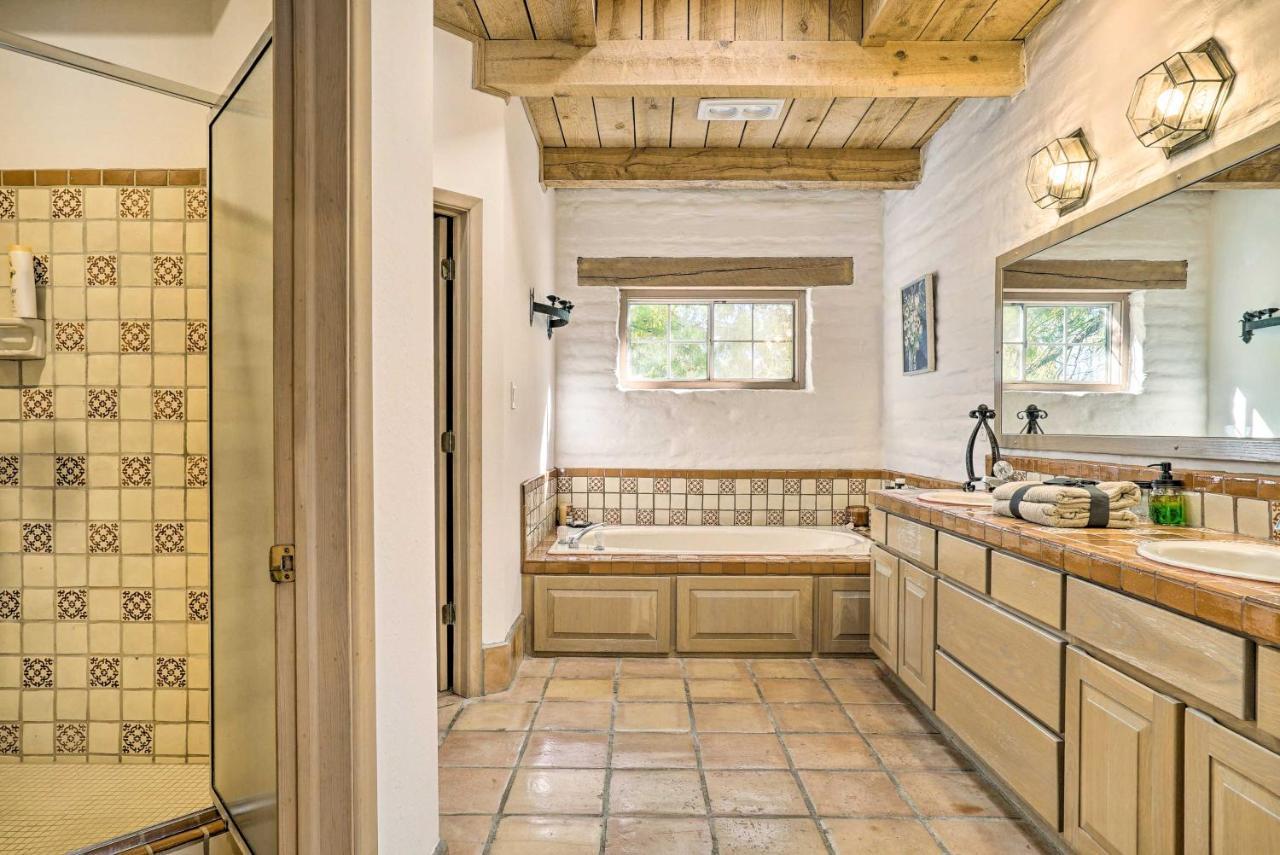 Las Cruces Home La Casa Blanca With Courtyard Eksteriør bilde